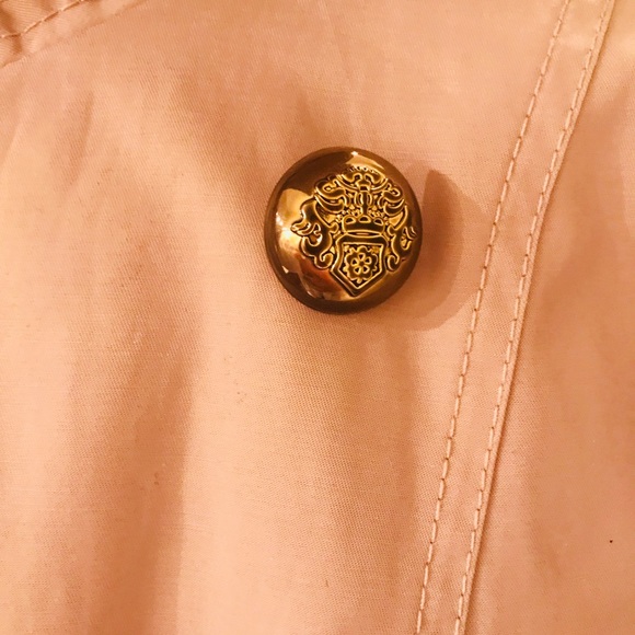 BCBGeneration trench with gold detailed buttons. - Picture 3 of 8